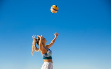 Can you do volleyball and cheerleading?